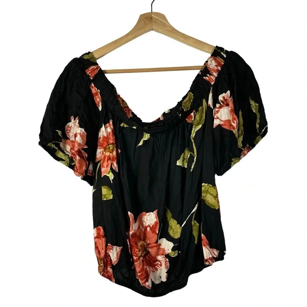 Boutique Feathers Black Floral Off Shoulder Cropped Short Sleeve 3X